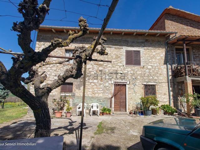 Rustici e casali in vendita di 301 m² in Via Rimembranze, 8