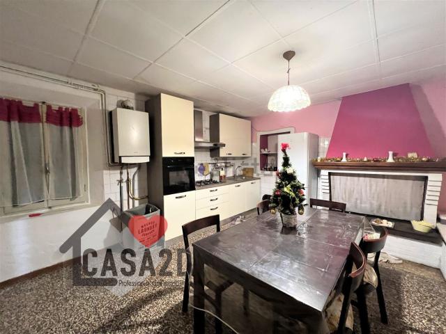 Rustici e casali in vendita di 302 m² in Via Settecrociari