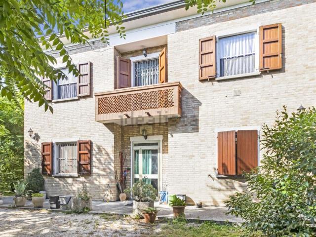 Rustici e casali in vendita di 314 m²