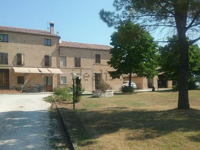 Rustici e casali in vendita di 315 m² in Contrada Piangiano