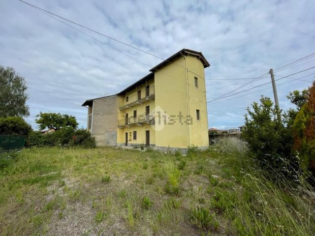 Rustici e casali in vendita di 315 m² in Via Sciaroli, 9