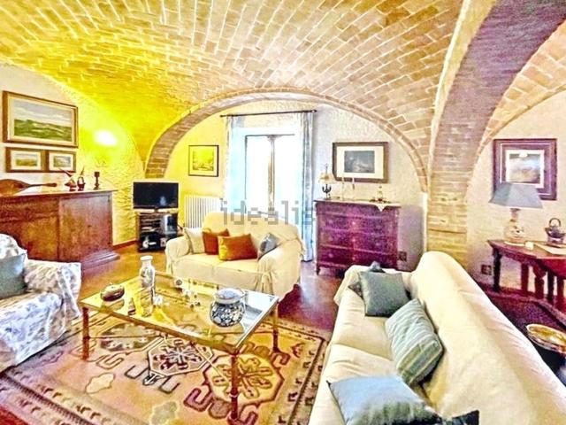 Rustici e casali in vendita di 310 m²