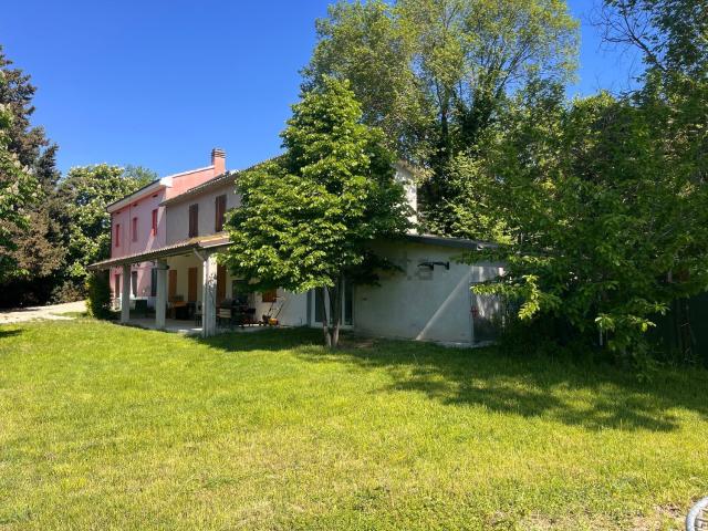 Rustici e casali in vendita di 310 m²