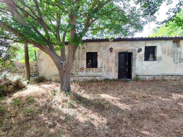 Rustici e casali in vendita di 310 m²