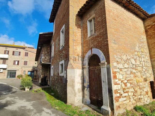 Rustici e casali in vendita di 310 m² in Via del gioco
