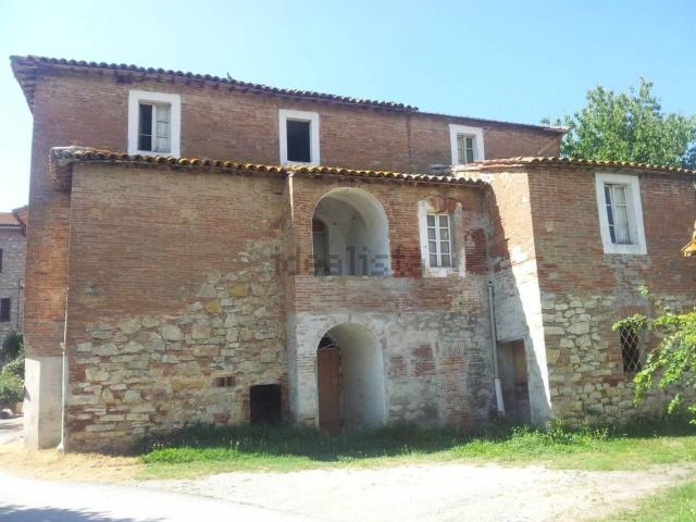 Rustici e casali in vendita di 310 m² in Via del Gioco