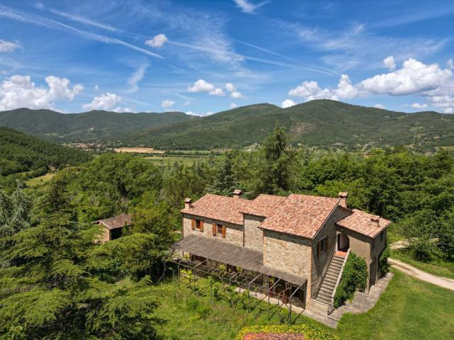 Rustici e casali in vendita di 310 m² in Via San Martino, 56