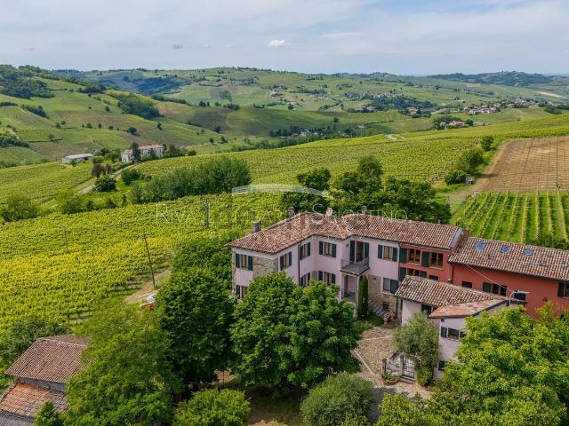 Rustici e casali in vendita di 312 m² in Frazione casa sartori