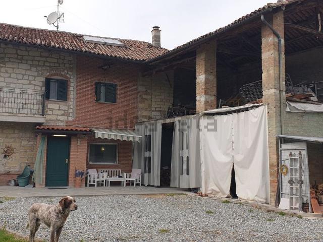 Rustici e casali in vendita di 325 m² in Località Pozzo