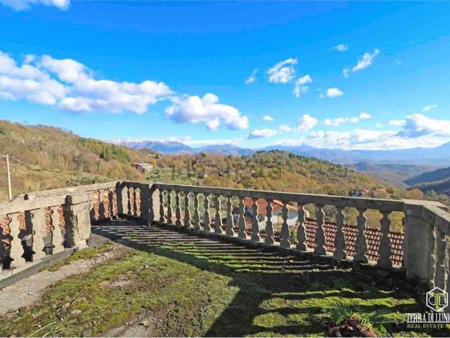 Rustici e casali in vendita di 329 m² in Località Pieve