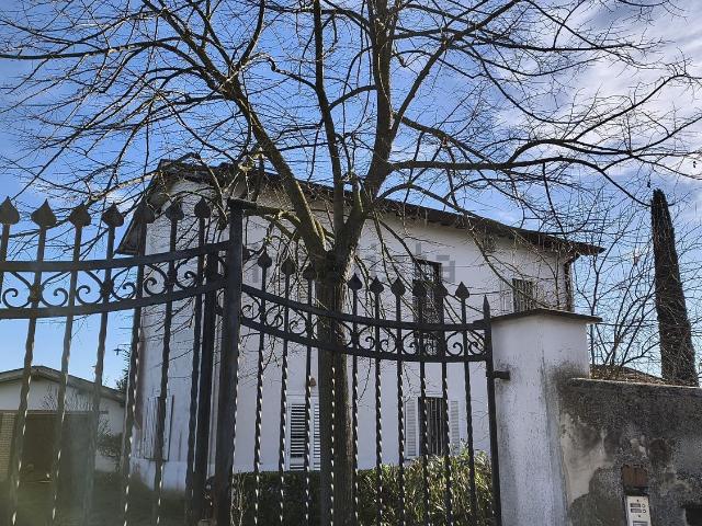 Rustici e casali in vendita di 329 m² in Via U. Zani, 20