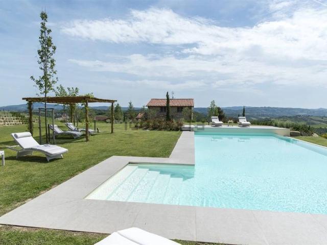 Rustici e casali in vendita di 320 m²