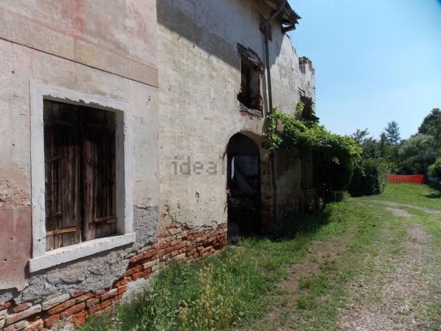 Rustici e casali in vendita di 320 m²