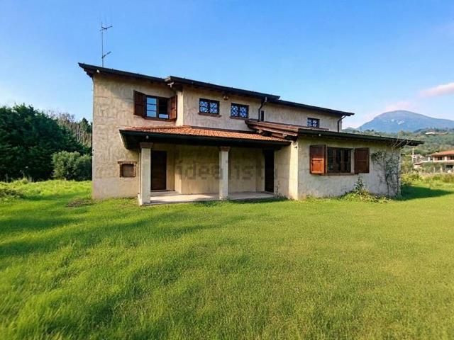 Rustici e casali in vendita di 320 m²