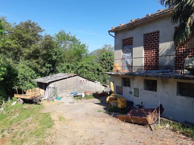 Rustici e casali in vendita di 320 m²