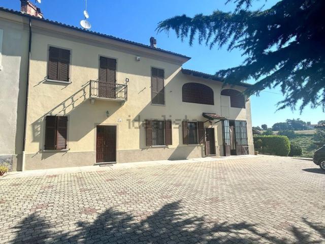Rustici e casali in vendita di 320 m² in Località Vallarone, 52