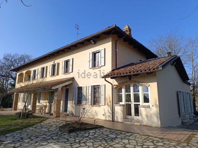Rustici e casali in vendita di 320 m² in Strada Moretto Inferiore, 1