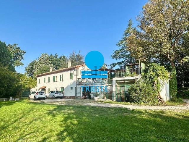 Rustici e casali in vendita di 320 m² in Strada della Campanara, 55