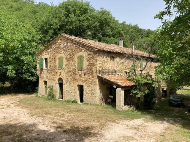 Rustici e casali in vendita di 320 m² in Via Apsa di San Donato