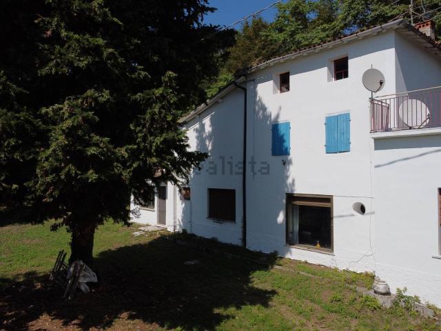 Rustici e casali in vendita di 320 m² in Via Bisse