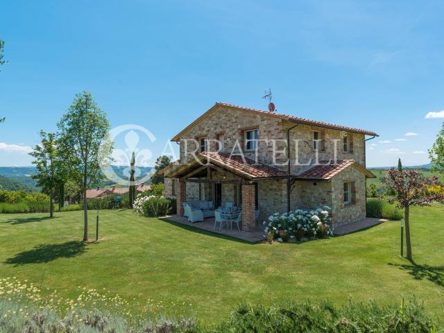 Rustici e casali in vendita di 320 m² in Via degli Orti