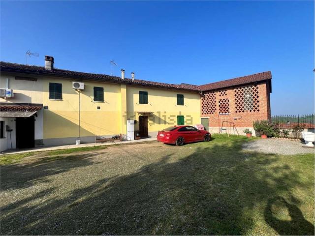 Rustici e casali in vendita di 320 m² in Via Umberto I, 56