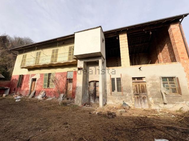 Rustici e casali in vendita di 320 m² in Via Vivaio, 14