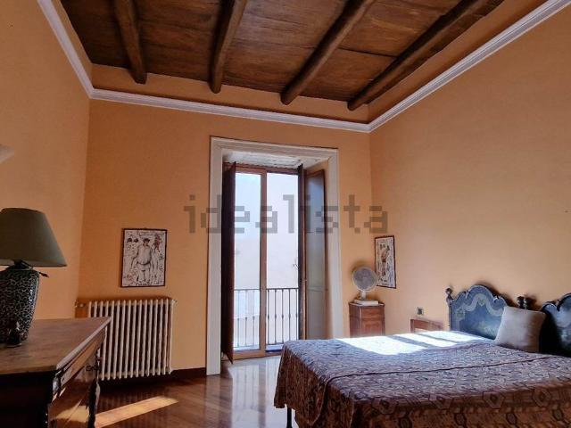 Rustici e casali in vendita di 321 m²