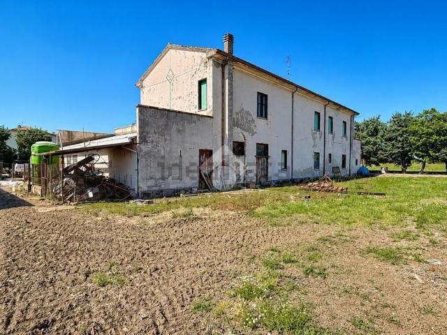 Rustici e casali in vendita di 321 m² in Via Cagnona, 1788