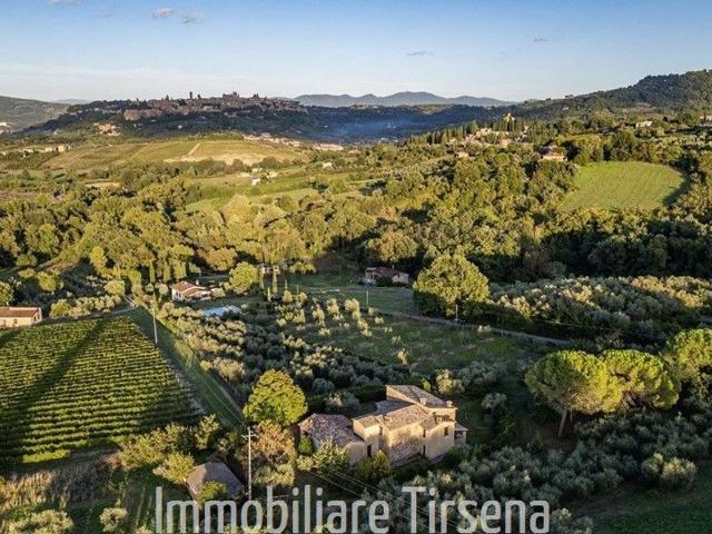 Rustici e casali in vendita di 322 m²