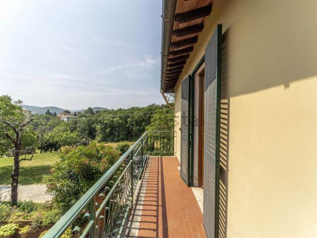 Rustici e casali in vendita di 334 m²