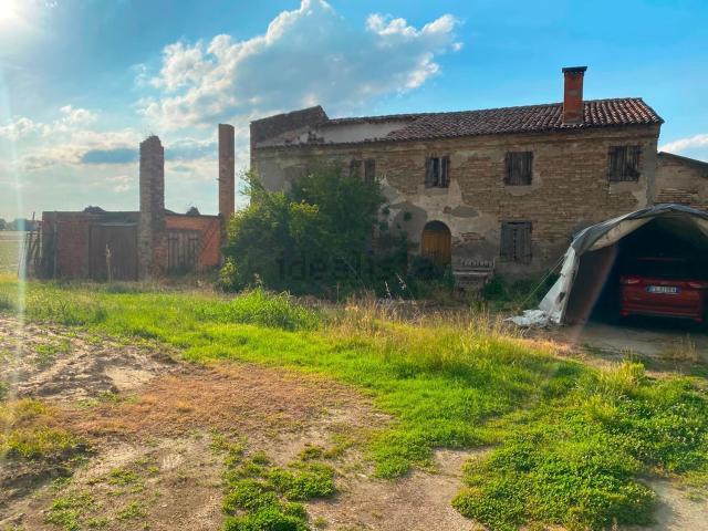 Rustici e casali in vendita di 334 m² in Via Slavacchio, 59