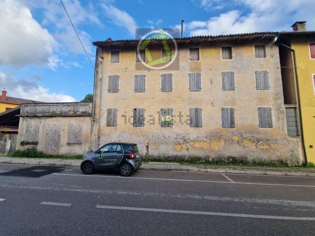Rustici e casali in vendita di 336 m²