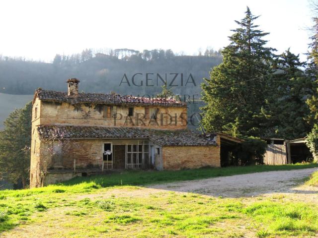 Rustici e casali in vendita di 330 m²