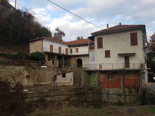 Rustici e casali in vendita di 330 m²