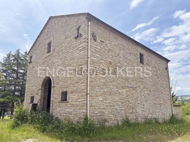 Rustici e casali in vendita di 330 m² in Contrada Celestiale