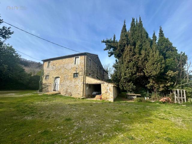 Rustici e casali in vendita di 330 m² in Contrada San Gregorio, 6