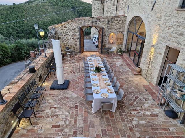 Rustici e casali in vendita di 330 m² in Località Monte Vibiano Nuovo