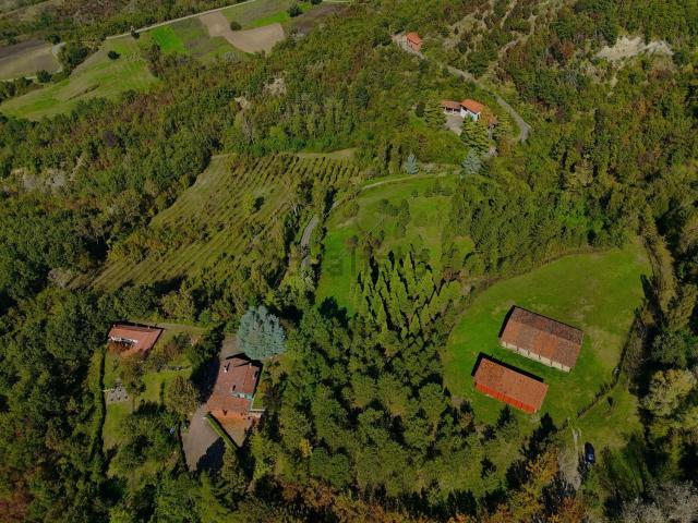 Rustici e casali in vendita di 330 m² in Strada Comunale Pennola