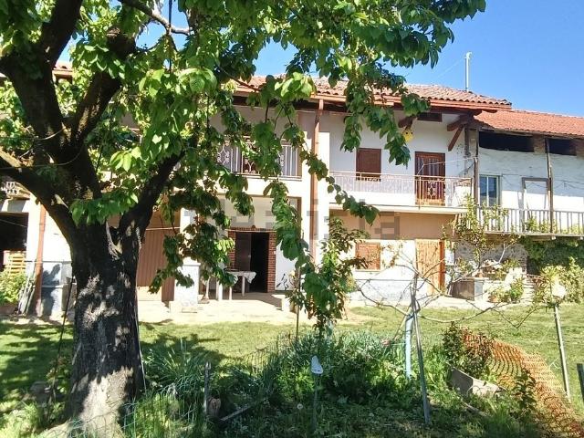 Rustici e casali in vendita di 330 m² in Via Ceresa, 81