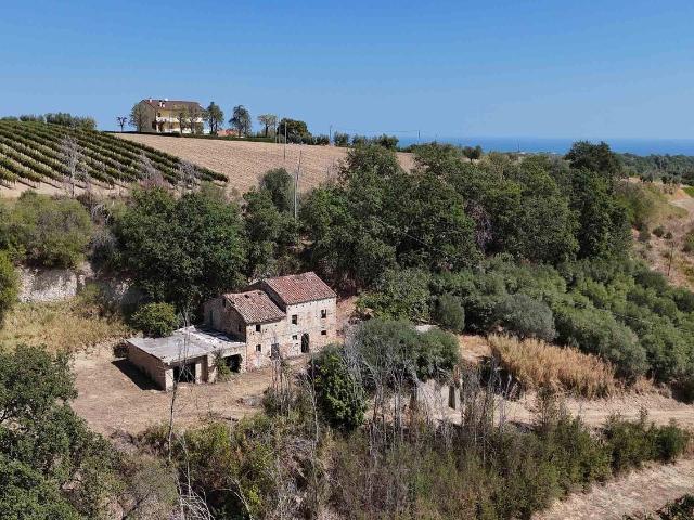 Rustici e casali in vendita di 330 m² in Via Roma