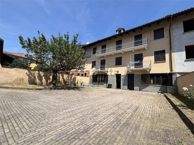 Rustici e casali in vendita di 330 m² in Vicolo Bertone, 3