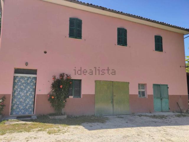 Rustici e casali in vendita di 332 m² in Località Sellano