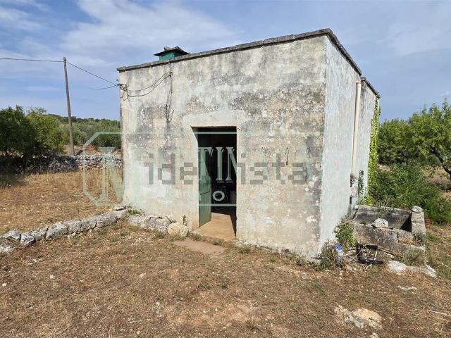 Rustici e casali in vendita di 33 m² in Strada La Grotta
