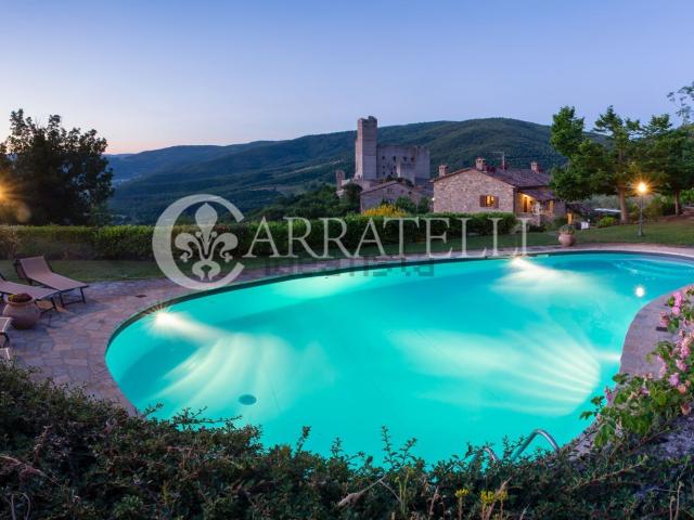 Rustici e casali in vendita di 344 m² in Località Portole, 36