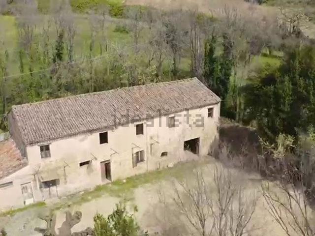 Rustici e casali in vendita di 345 m²