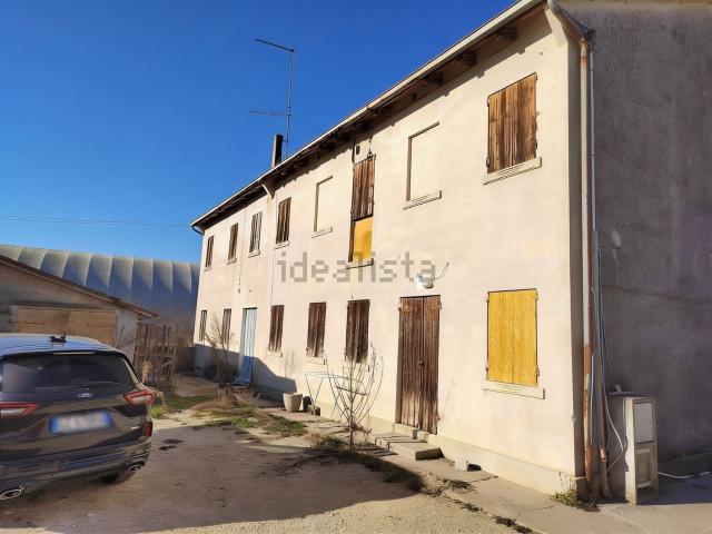 Rustici e casali in vendita di 345 m² in Via Ongarine, 40
