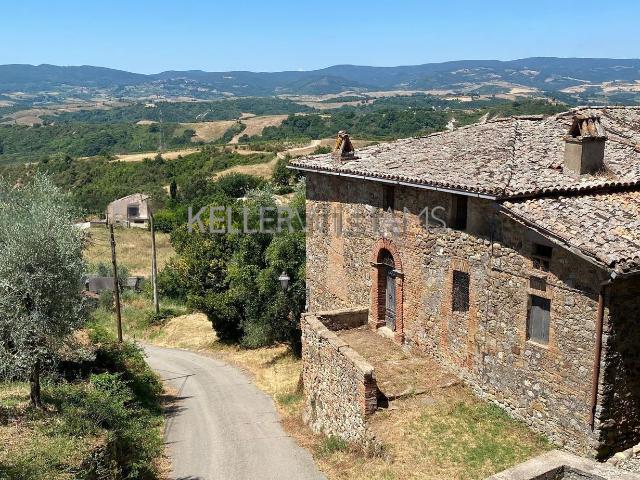 Rustici e casali in vendita di 347 m² in Strada San Cristina