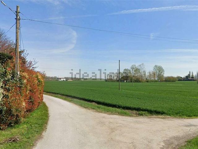Rustici e casali in vendita di 348 m² in Via Cucco, 37