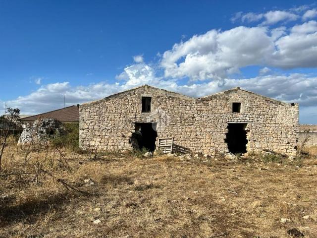 Rustici e casali in vendita di 340 m²